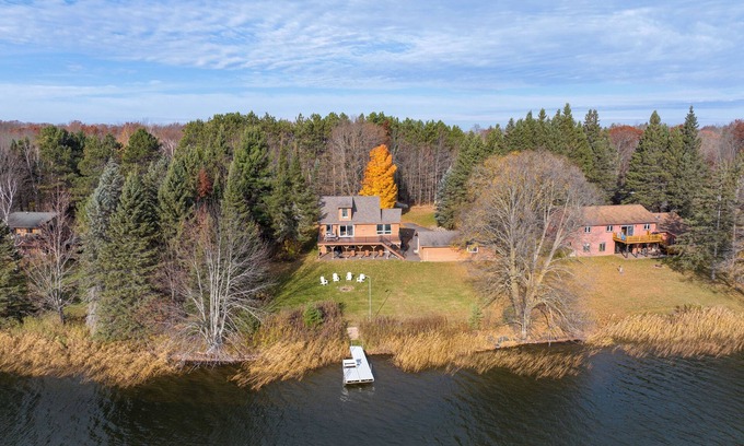 Cable House | Kenny Lodge on Lake Namakagon- Lake Access and Private Dock