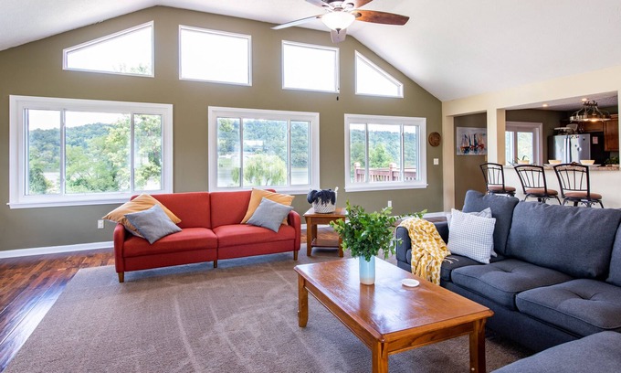 Warsaw House | Kentucky Riverfront Retreat--Beautiful River Views, Near Ark Encounter and park!