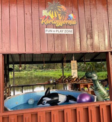 Hulu Selangor House | Kerlingfornia Pond View Homestay