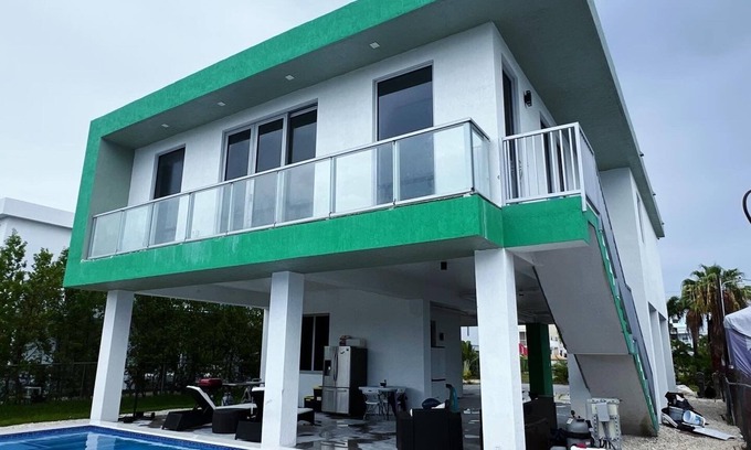 Sexton Cove Estates House | Key largo home front canal view