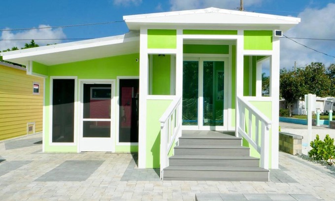 Southgate House | Key Lime Tiny Home New&Cozy