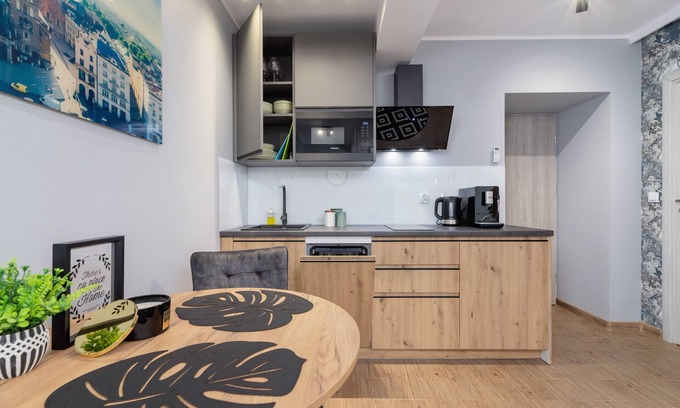 Grzegorzki Apartment | Kielecka Studio With Bathtub by Renters
