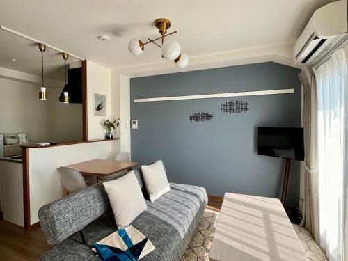 Maekawa Apartment | Kin-Con-Kan 301 新築 那覇空港から車で25分 コンビニ徒歩1分 沖縄ワールド徒歩9分ファミリーや長期滞在者にもお勧め