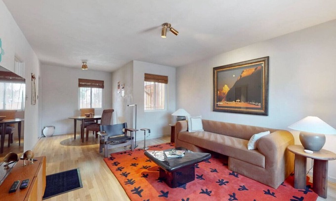Raynolds Addition Apartment | King Bed | Centrally Located