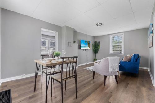 Tremont Apartment | KING Bed Entire House Near DT