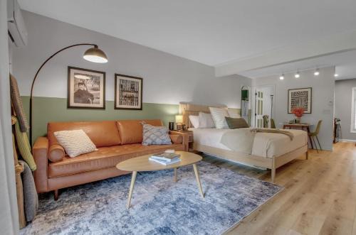 Ellicottville House | King Bed, Walk or Bike to town, EV, Pets OK