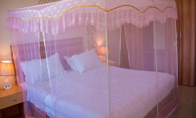 Kibuye House | King room with nice lake view - 2 people