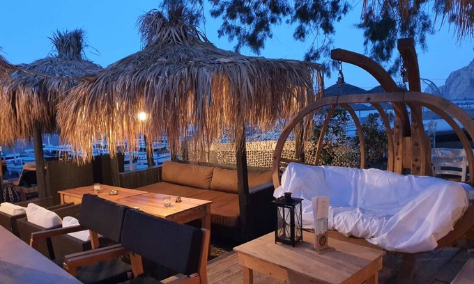 Kamari House | King's Suites