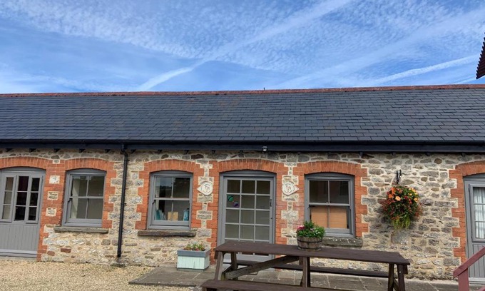 Cowbridge Apartment | Kingfisher Cottage at Duffryn Mawr Cottages