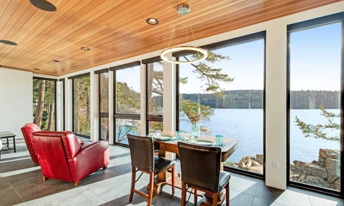 Anacortes House | Kingfisher Cove Hideaway