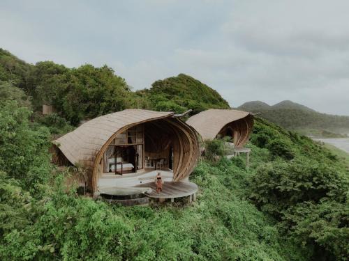 Sekongkang Cabin | Kini Resort - Oceanfront Bamboo Eco Lodges