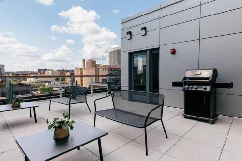 Central Business District Apartment | Kislak #206 1BR 1BA
