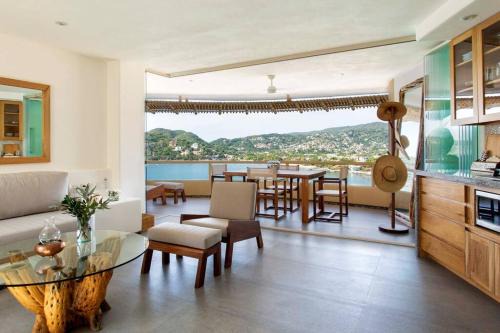 Ixtapa - Zihuatanejo Villa | KK 402 Villa, Condo frente a la playa solo para adultos