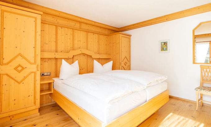 Blindau Apartment | Klausenberg- 3-room apartment 50sqm, 2 extra bedrooms, kitchen, 2 balconies