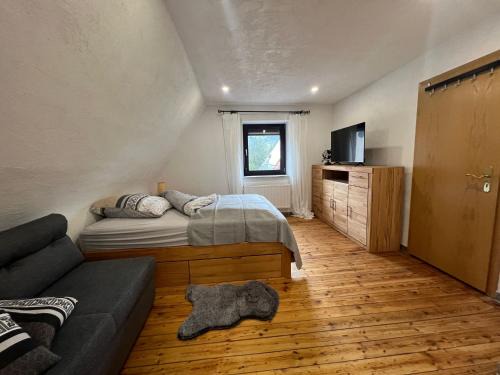 Hauenstein Apartment | Kleine, aber feine Unterkunft mit direktem Waldzugang