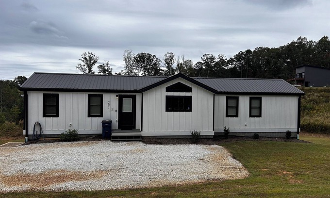 Salem Cabin | Knott Quite at the lake - 4bd/3ba with Hot Tub