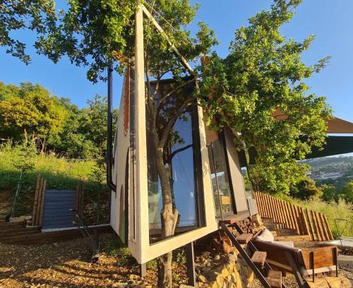 Kfardebian Bed & Breakfast | KOALA HUT - SevenOaks Treehouses - Luxurious Treehouse with outdoor hot tub