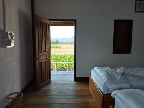 Kong Lor Apartment | Konglor Khamchalern Guesthouse and Restaurant