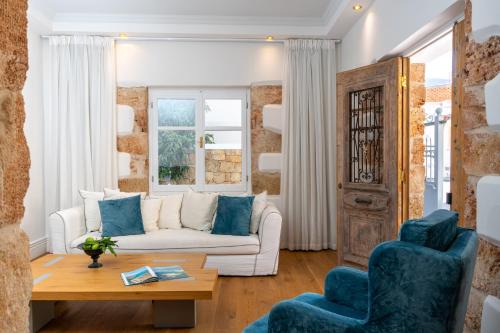 Malia House | Kostis Parthenis Residence