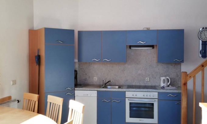 Weissenbach Apartment | Kreuzgiebel - App. with 3 bedrooms; shower, WC - Abenteuerhof Schiefer