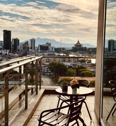 Kuching Apartment | Kuching City Center Riverine Apartment With Balcony and Marvelous View