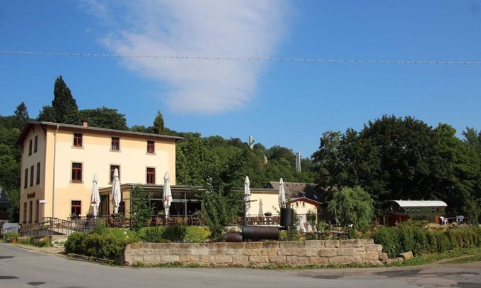Berggieshubel Apartment | KulturBahnhof Helm - Historic railroad carriage, 2 bedrooms