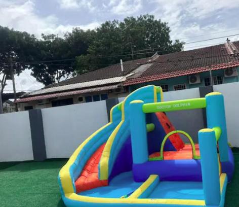 Daerah Kulai House | Kulai landed corner lot+kids pool+ mini waterpark