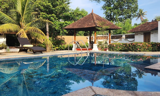 Kumarakom Hotel | Kumarakom Tharavadu - Heritage Hotel