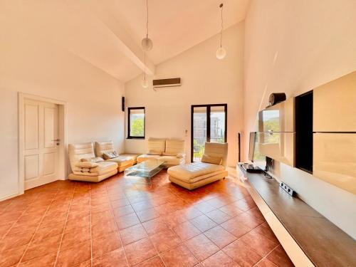 Kumbor Apartment | Kumbor sunny port with shared pool