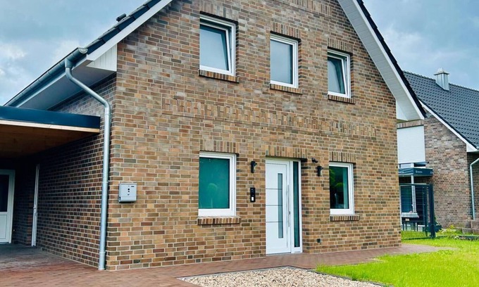 Bad Zwischenahn House | Kurblume - stylish ground floor apartment with idyllic garden in Bad Zwischenahn