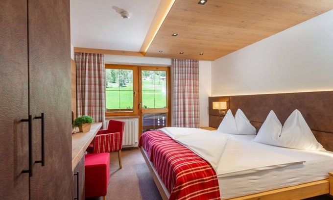 Ramsau am Dachstein House | Kuschel-doppelzimmer mit Dusche, WC, HP, Kurz - Hotel Lindenhof