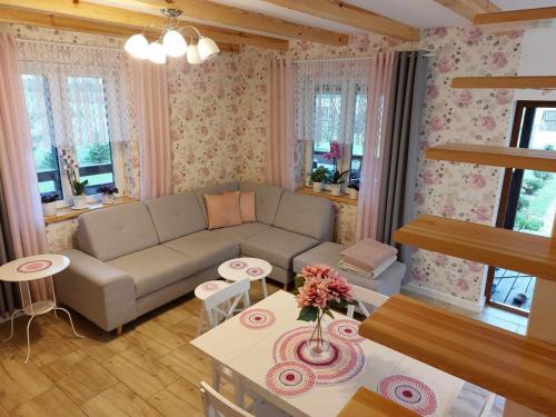 Zatory House | Kwiatowy domek