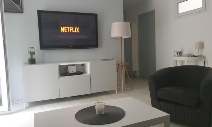 Marseillan Apartment | L èphéjules
