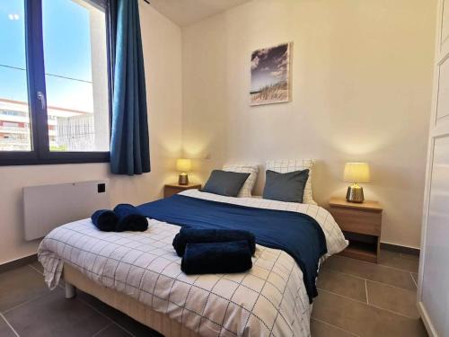 Miramas Apartment | L'Élégant Duplex - Clim I WIFI I Proche du centre-ville