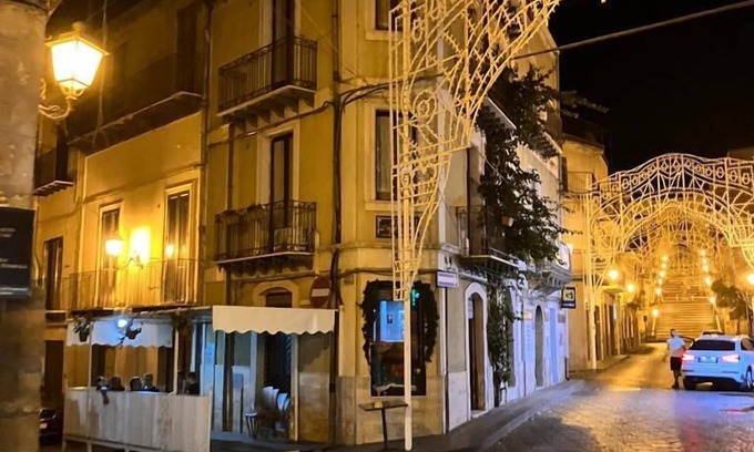 Mirabella Imbaccari Bed & Breakfast | L'Angolo sulla Piazza