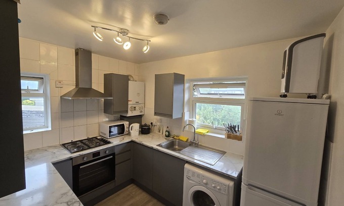 London Borough of Hounslow House | L'Auberge close Syon Lane Station and Heathrow