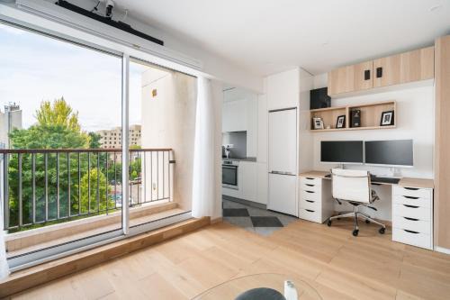 Gentilly Apartment | L'Auguste - Face RER B - Free Parking