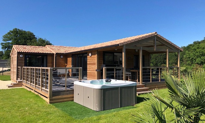 La Chapelle-Taillefert Cottage | L'Ecrin du Breuil - Chalet le Joyau Private pool Jacuzzi Petanque court