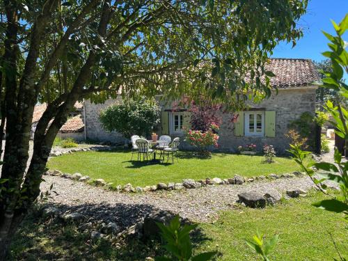 Salles House | L'Herbe Pot