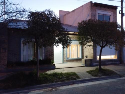 Coronel Pringles House | La Baileyana.