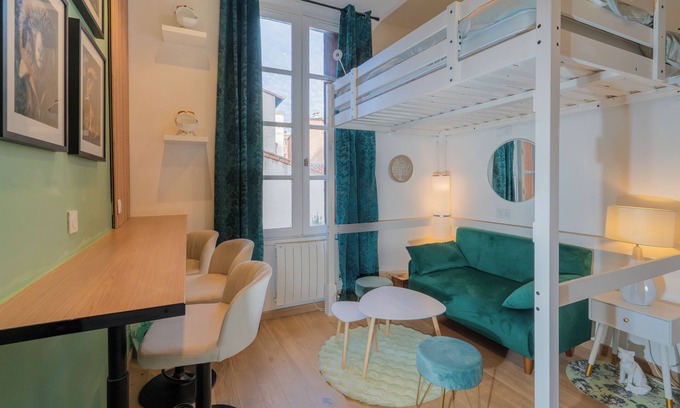 Marengo - Jolimont Apartment | La Cabane 3 minutes walk from Matabiau metro station!