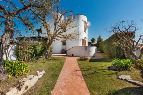 Trani House | La Casa Bianca by BarbarHouse