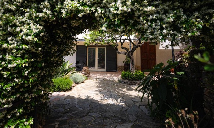 Marina di Pisciotta House | La casa del Maestro