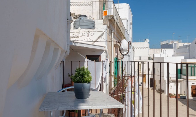 Old Town Cisternino Apartment | La Casetta nel Cortile by Wonderful Italy