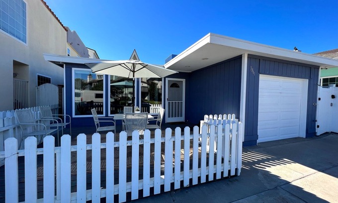 Hollywood Beach Cottage | La Casita Azul - Quaint, Artsy Cottage in Hollywood Beach - Short Walk to Sand!
