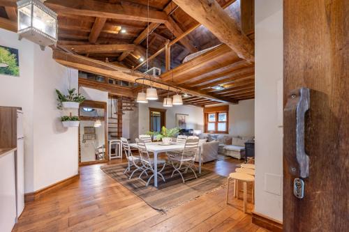 Oza de los Rios Villa | La Casita de Oza