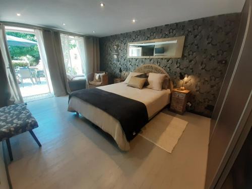 Saint-Pierre-le-Vieux House | La chambre d'Hôt'ize