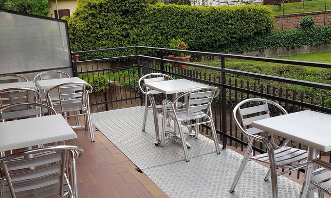 Casnate Con Bernate Hotel | La Collina