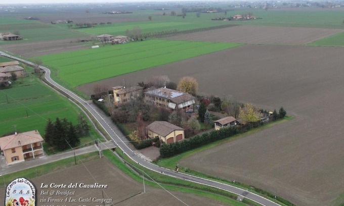 Calderara di Reno Bed & Breakfast | La Corte Del Cavaliere Bed & Breakfast