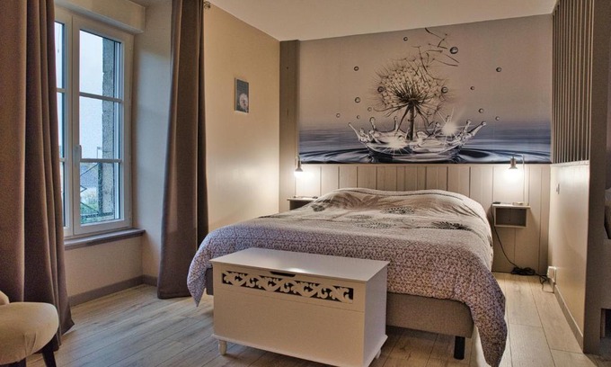 Le Cambout Bed & Breakfast | La Jacarandière